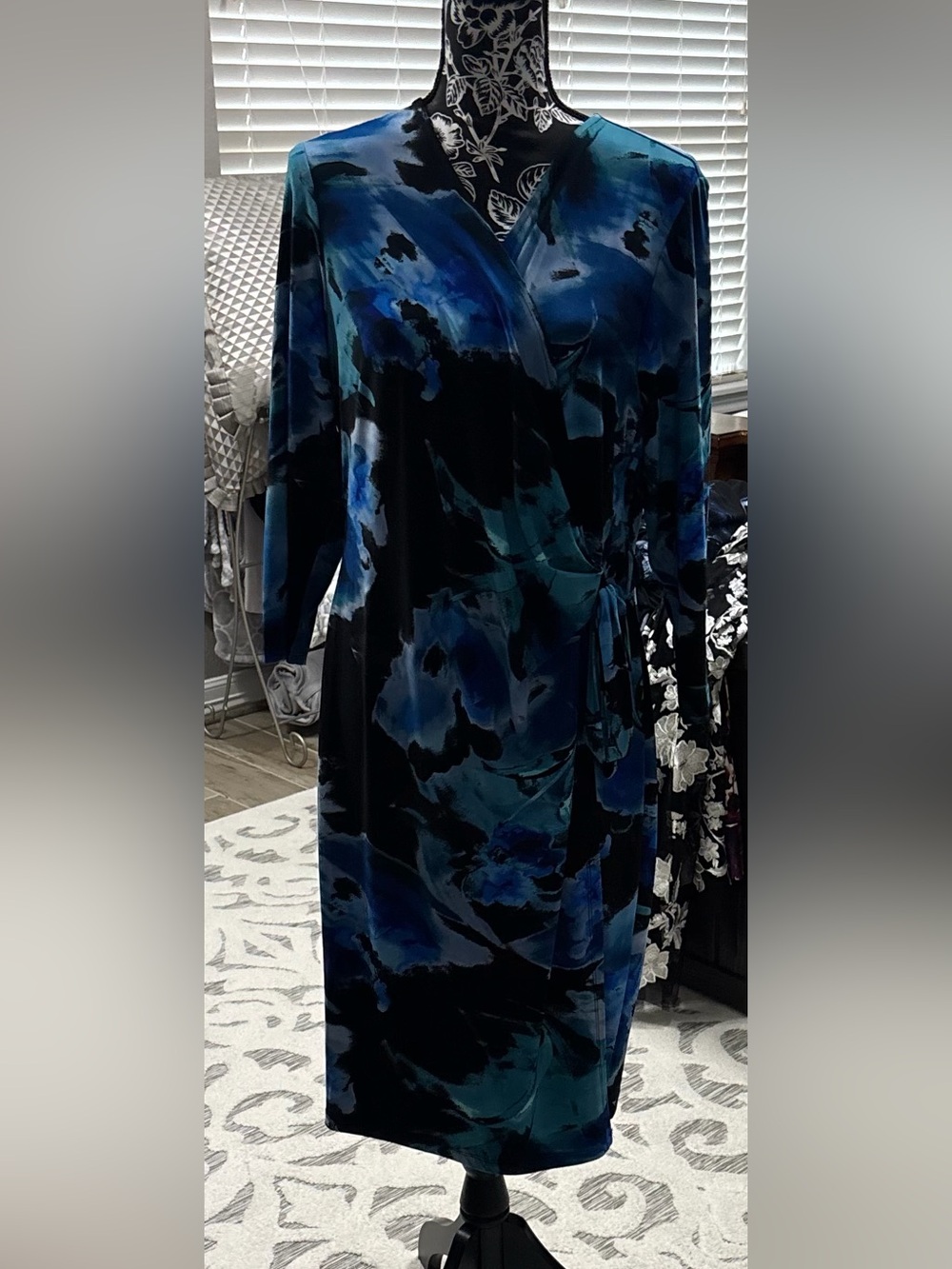 Anne Klein Black and Blue Abstract Long-Sleeve Wrap Dress